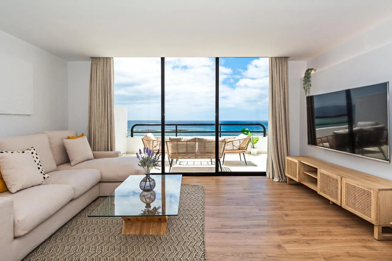 Luxury Beach Views 2Br House - Private Parking アレシフェ